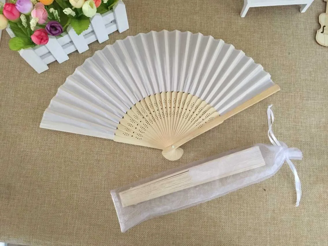 Entier lot White Elegant Elegant Pliage Silk Hand Fan avec Organza Gift Sac Party Favors Gift99798217663750