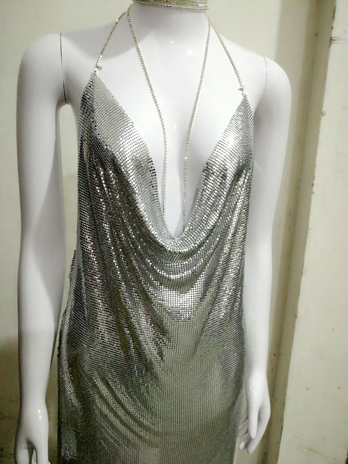 Sequins sexy jurken Kendall Jenner verjaardagsfeestje stijl v nek 2017 dames nighclub mini -jurken real metal strap poolen vestIDOS7163499