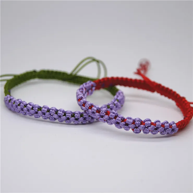Reiner handgewebter Flachknoten mit farbigem King-Kong-Knoten. Glücksbringer-Armband