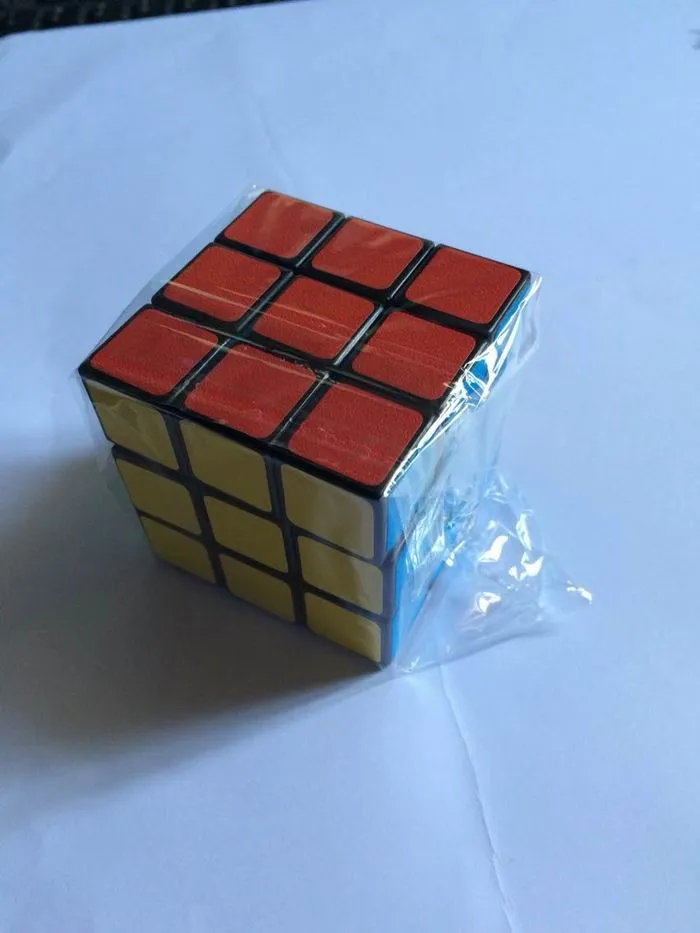 MOQ Rubics Cube Rubix Cube Magic Cube Rubic Square Mind Game Puzzle pour Enfants Couleur: Multicolore 5.7x5.7x5.7