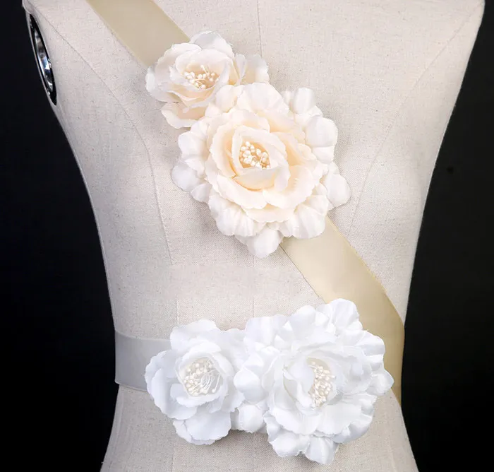 2019 Urocze Bridal Sashes Hand Made Flower Wedding Paski Tanie Dwa Kwiaty Bridal Sashes Belt Akcesoria