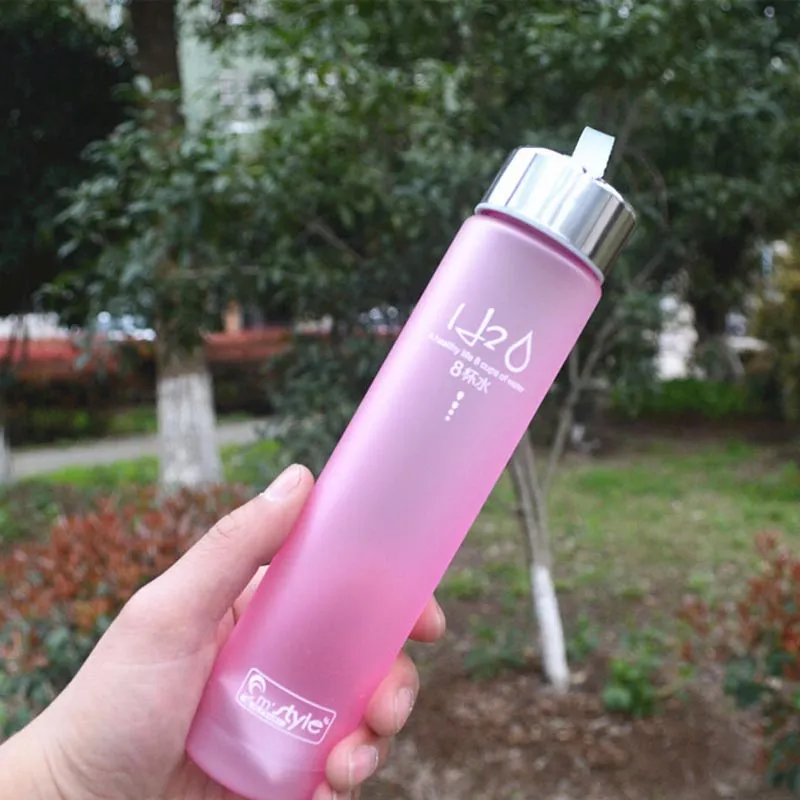 زجاجة مياه بلاستيكية محمولة 280 مللي موضة بسيطة H2O زجاجات مياه غير قابلة للكسر للدراجة الرياضية الخارجية وركوب الدراجات والتخييم كوب درينكوير