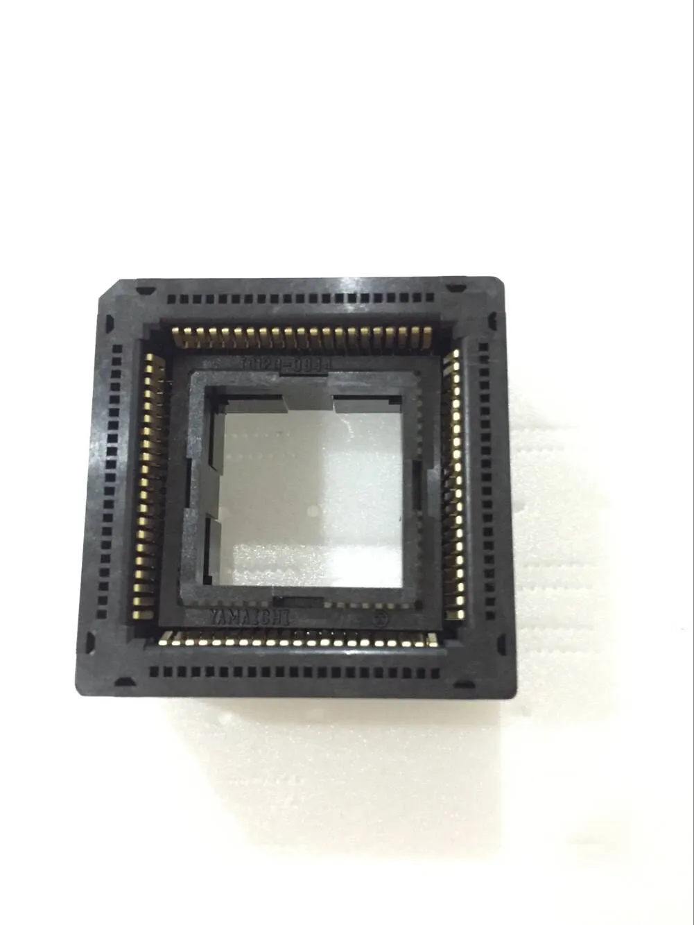 YAMAICHI PLCC84PIN IC اختبار المقبس IC120-0844-303 1.27mm الملعب مفتوح TOP