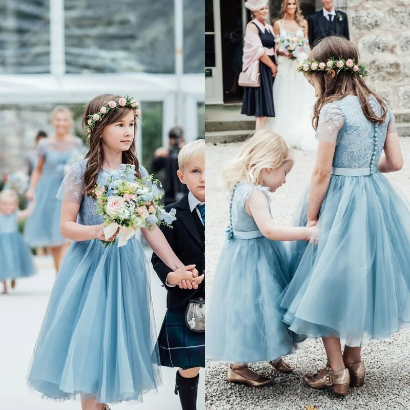 창백한 푸른 꽃의 소녀 드레스 레이스 아플리케 차 길이 명주 빈티지 꽃의 소녀 드레스 결혼식을위한 사랑스러운 화동 드레스
