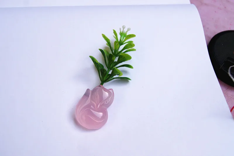 Ручная скульптура, натуральный розовый халцедон агат, кулон лиса. Амулет кулон ожерелье