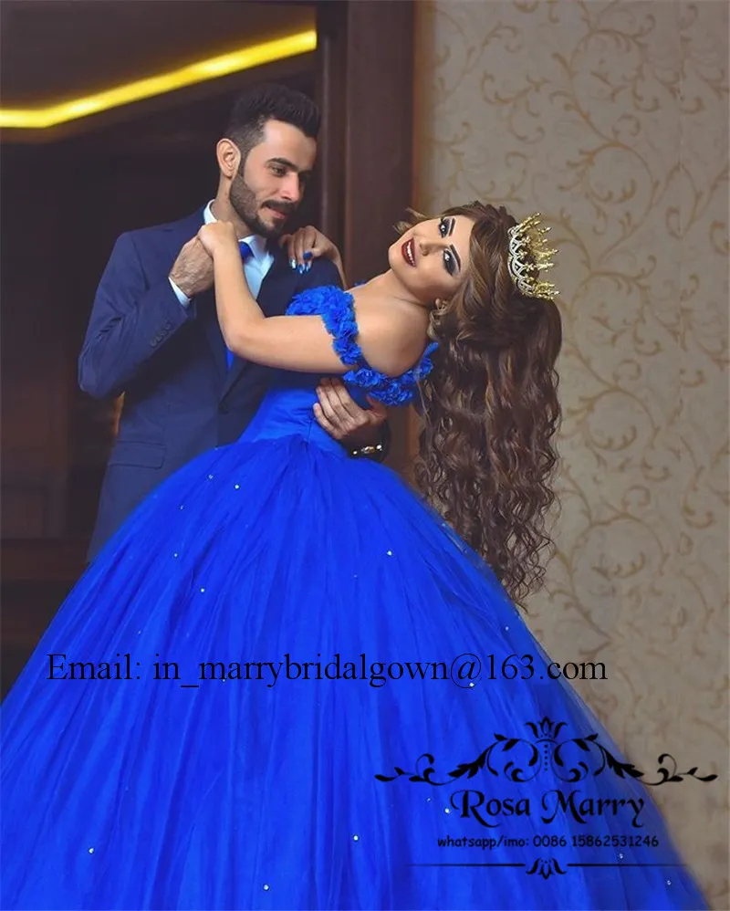 Abiti da sposa blu royal di Cenerentola Abiti da sposa Fiori 3D con spalle scoperte Cristalli arabi musulmani Gonna in tulle 2020 Abiti da sposa economici vittoriani