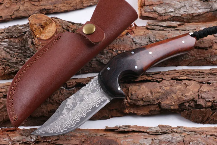 프로모션 다마스커스 강철 생존 똑 바른 사냥 칼 58HRC Rosewoodebony 가죽 칼집으로 고정 된 블레이드 나이프