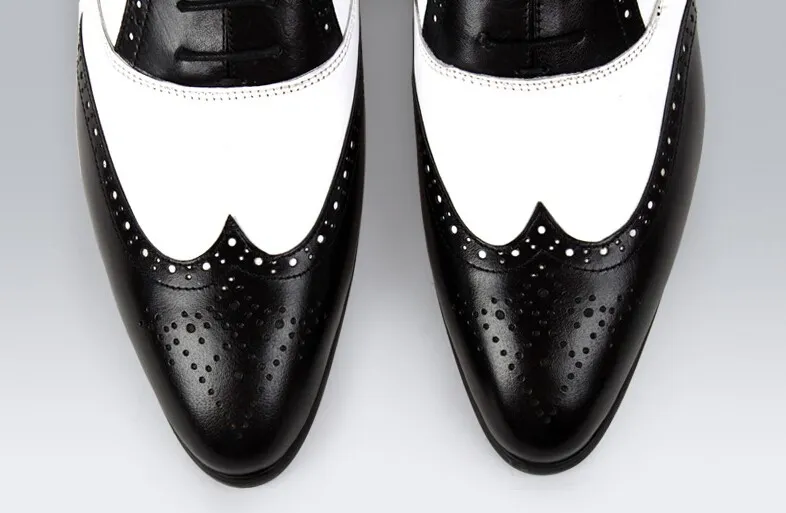 2017 Erkek El Yapımı Siyah Beyaz Iş Elbise Ayakkabı Hakiki Deri Rahat Britishi Vintage erkek Oxfords Ayakkabı Yüksek Kalite