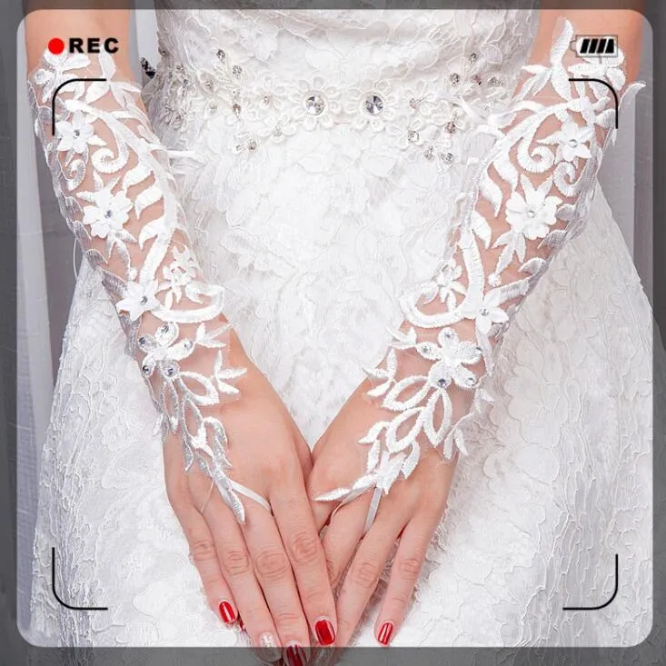 2017 More Style Chic Lace Elbow Wedding Gloves With Beading Elegant Bridal Gloves With Fingerless Wedding Accessories