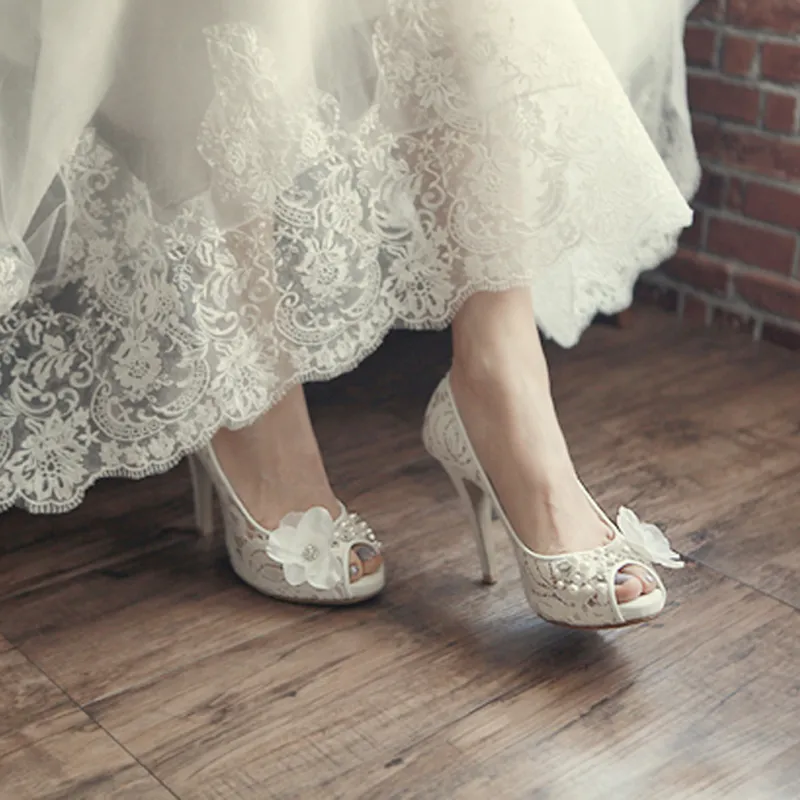 Modèle luxueux chaussures en dentelle de mariée Peep Toe Koren blanc chaussures de mariage plate-forme de mode talon aiguille mère de la mariée chaussures