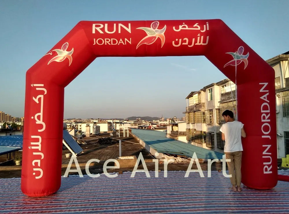 Línea de meta de inicio de arco rojo completo de arco de publicidad inflable de nuevo diseño para carrera nocturna de Italia