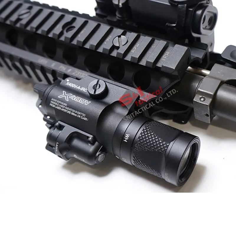 NUOVA torcia SF X400V-IR Tactical Gun Light LED bianco e uscita IR con laser rosso nero