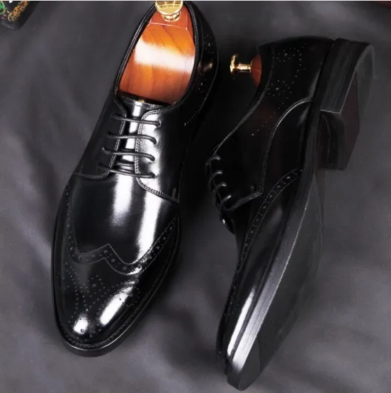 Luxury quality Men leather dress shoes breatheable holes waxed cow leather Brock Carved Europian fashion Noble proposition Eu38-44