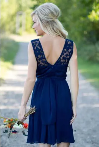 Kraj Najnowszy Królewski Niebieski Krótkie Suknie Druhna Dresses Na Ślub Szyfonowa Koronka Tanie Sheer Backless Długość Długość Knane Maid of Honor Dresses