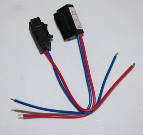 Risparmia alla grande su Interruttore Della Porta Automobilistica Micro  Interruttore Della Serratura Della Porta Per Ottavia Fabia Superbo Passat  B5