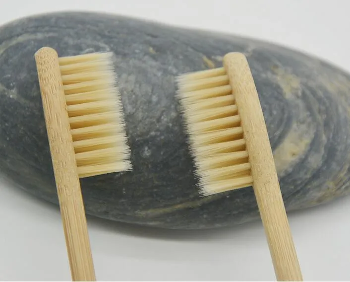 Cała sprzedaż Nowy Naturalny Bambusowy Bambus Szczoteczka Bambusowa Charcoal Toothbrush Low Carbon Bamboo Nylon Drewno Rękojecz