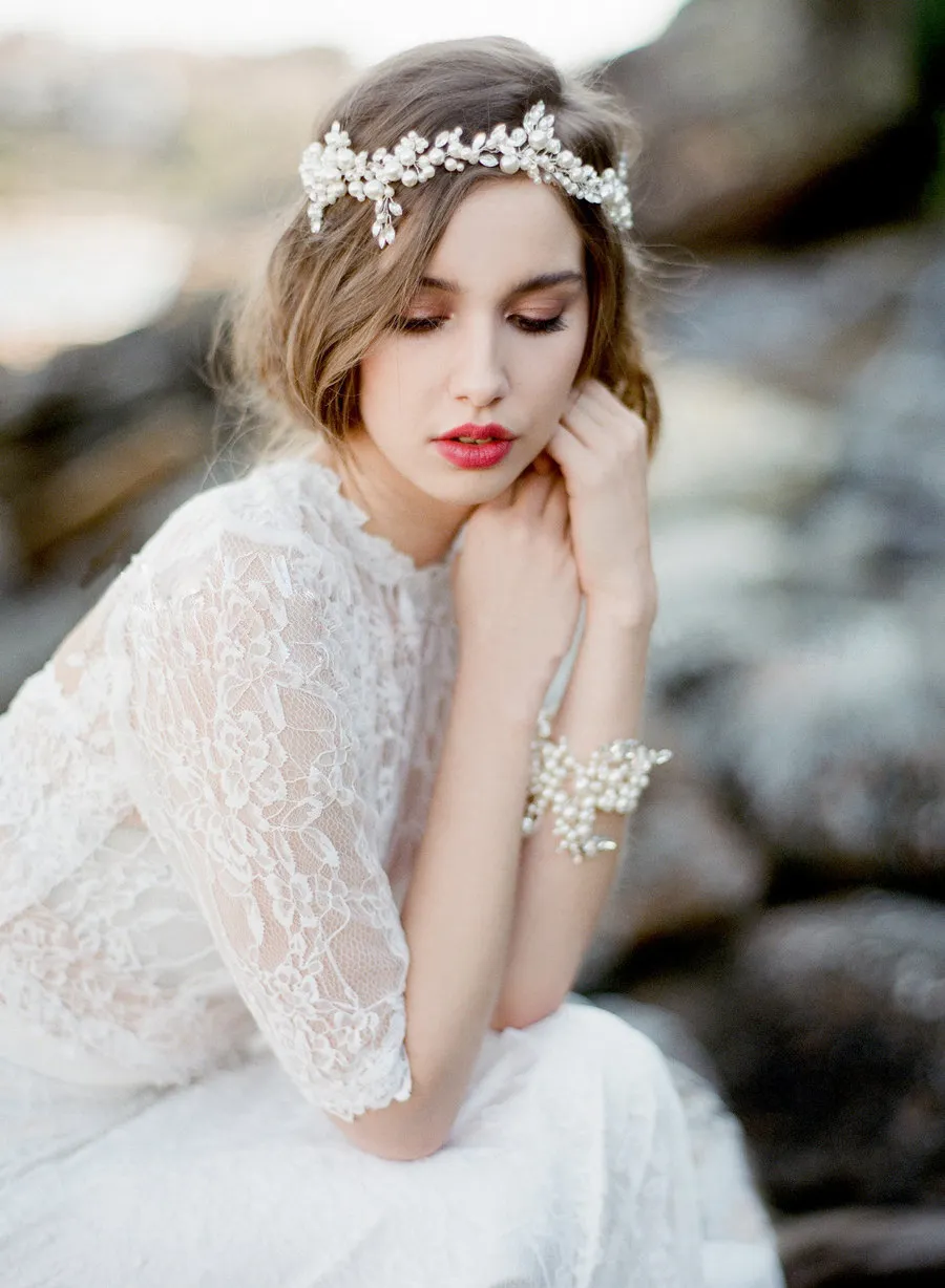 Boho Bridal Halo Headpiece Rinetones 웨딩 헤어 피스 핸드 유선 크리스탈 진주 잎 머리카락 헤어 티아라 크라운 신부 헤어 액세서리 5531818