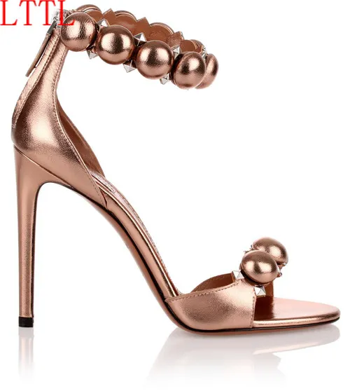 Été Femmes Chaussures Style Simple Talons Hauts Sandales Rivets Peep Toe Talons Mince Chaussures Femmes Ball Boucles Pompes