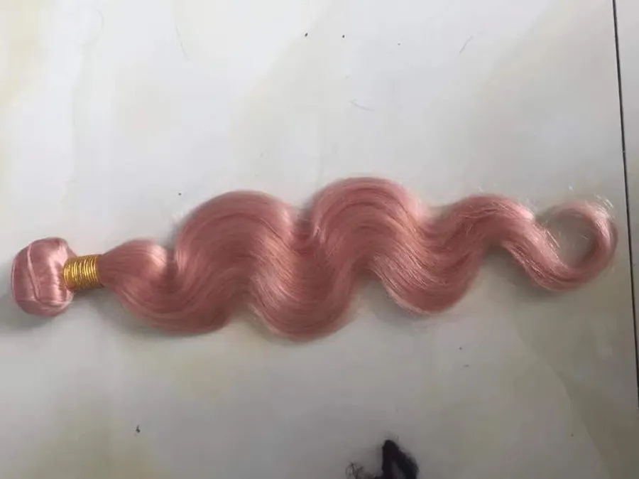 Fasci di capelli umani in oro rosa con chiusura frontale in pizzo Trame di capelli ondulati rosa con chiusura frontale in pizzo Tesse di capelli umani rosa