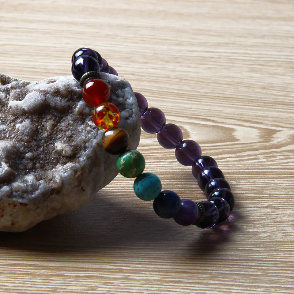 7 Chakra Healing Stone Yoga Meditation Armband 8mm Purple Glass Pärlor med naturliga sediment Tiger Eye Stone och Crystal Str215G