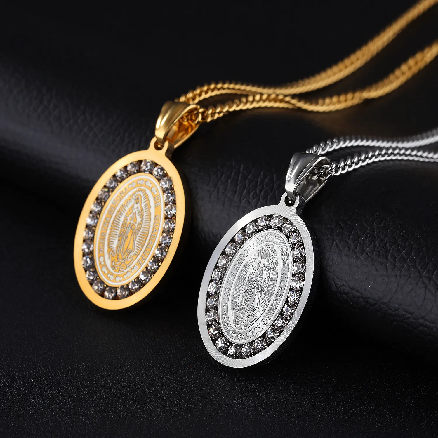 22x33mm Naszyjnik Matki Bożej z Guadalupe w kryształach ze stali nierdzewnej Ovalny medalion urok wisiorek