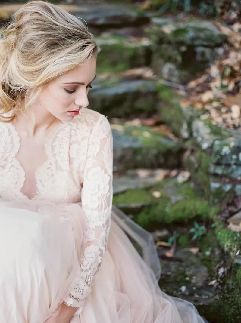 Robes De Mariée 2017 Blush Rose Col En V Dentelle Appliques Manches Longues Illusion Creux Dos En Tulle Balayage Train Bohème Plus La Taille Robes De Mariée