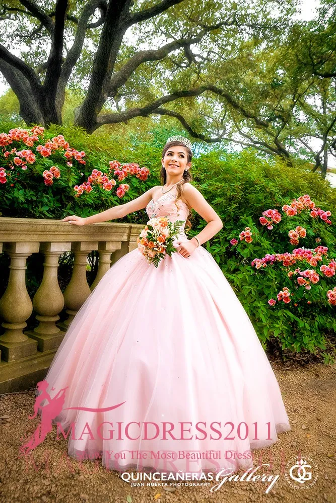 2019 Princess Pink Quinceanera Dresses With Beaded Crystal Puffy Skirt Ball Gowns Sweet 16 Gowns Corset Sweetheart Formal Dress fo293f