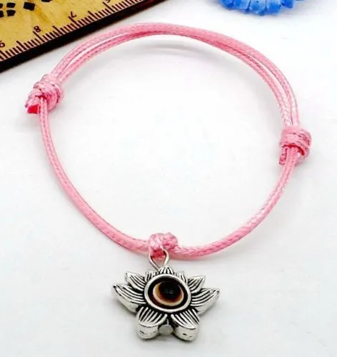 Gratis Lotus Flower String Evil Eye Lucky Red Wax Cord Justerbar Armband Ny