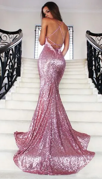 Evening Formal Wear Mermaid Cekinowane błyszczące sukienki Tanie Criss Cross Sexy Backless Bez Rękawów V Neck Count Trian Skromny Cudownie