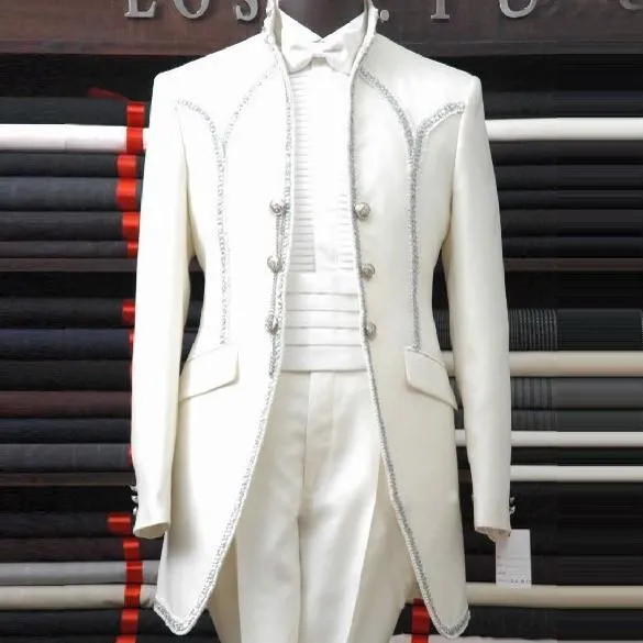 2018 New Arrival Groom Tuxedos Groomsmen Shawl White Lapel Best