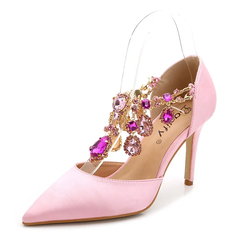 2017 Silk Homecoming Prom Party Skor för Lady Black Silver Rosa Röd Fuchsia High Heel Rhinestones Bröllop Bröllop Skor Små Storlek Plus Storlek