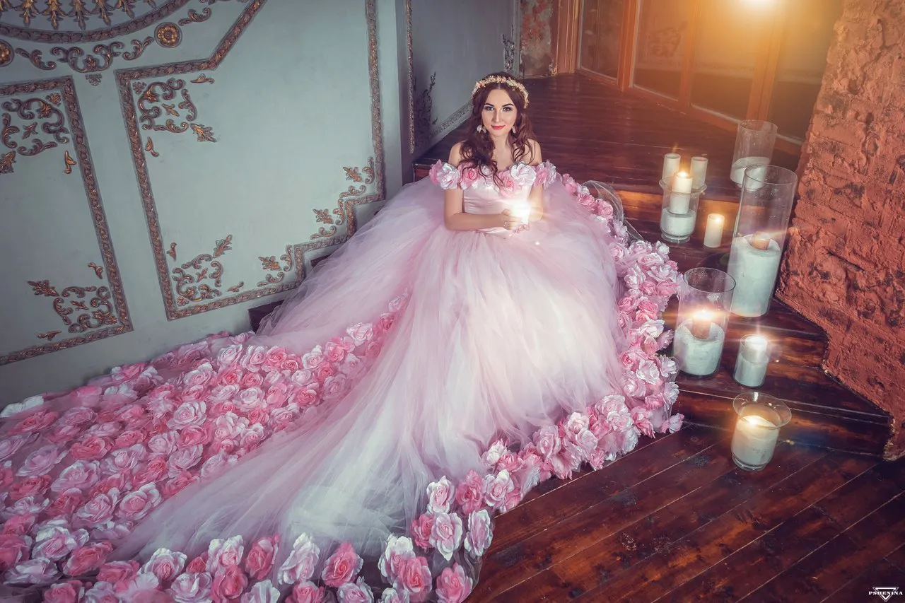Robes de mariée robe de bal floral de conte de fées avec des fleurs faites à la main 3D Glamorous Off épaule robes de mariée à lacets pas cher Tulle Bri2967