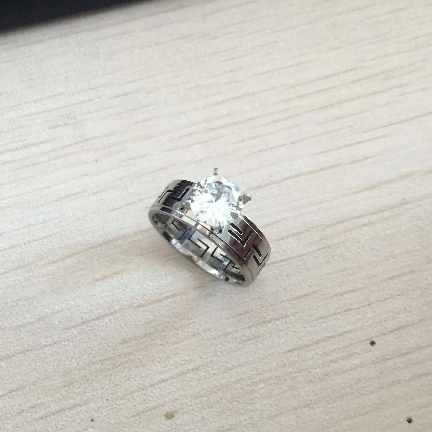 1,2 ct cz diamanter ringar för kvinnor punk mode smycken stigande stål ringar trendigt uttalande kvinnlig lyx silver färg ring gratis frakt