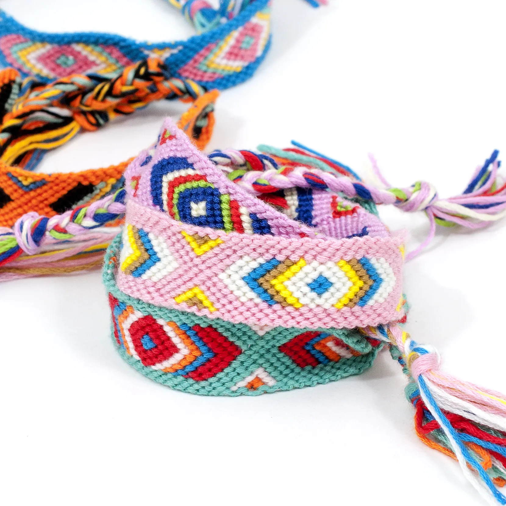 Nouveaux bracelets d'amitié népalais unisexes de 2 cm Bracelets de vents nationaux faits à la main bracelets en coton à géométrie colorée livraison gratuite