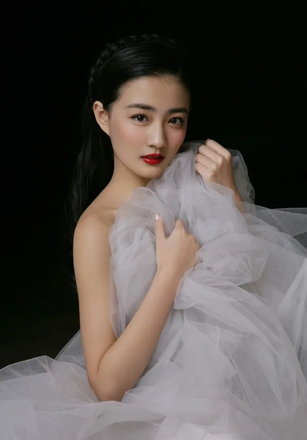 シンプルなウェディングドレス恋人のチュールの肩の安いウェディングドレス中国で作られた肩の安いウェディングドレス2017