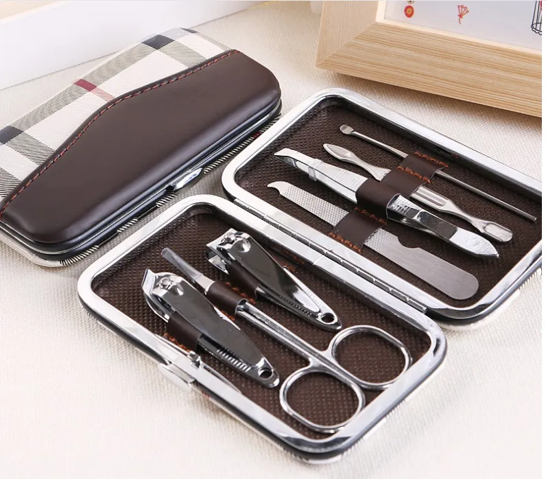 Logo Manicure Pedicure Tool Kit Set With Manicure Kit, Clippers, Scissors, Tweezers, And