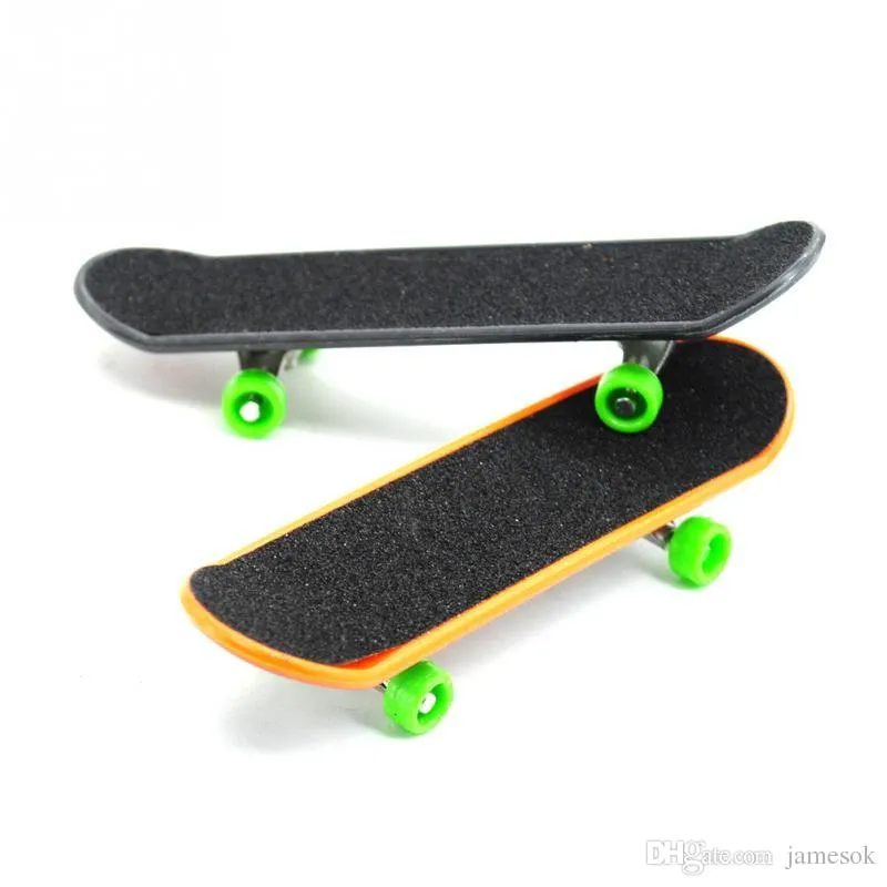 Hildren Speelgoed Animatie Achtergrond Model Vinger Board Truck Mini Lichtmetalen ABS Skateboard Speelgoed Vinger Skateboards C034