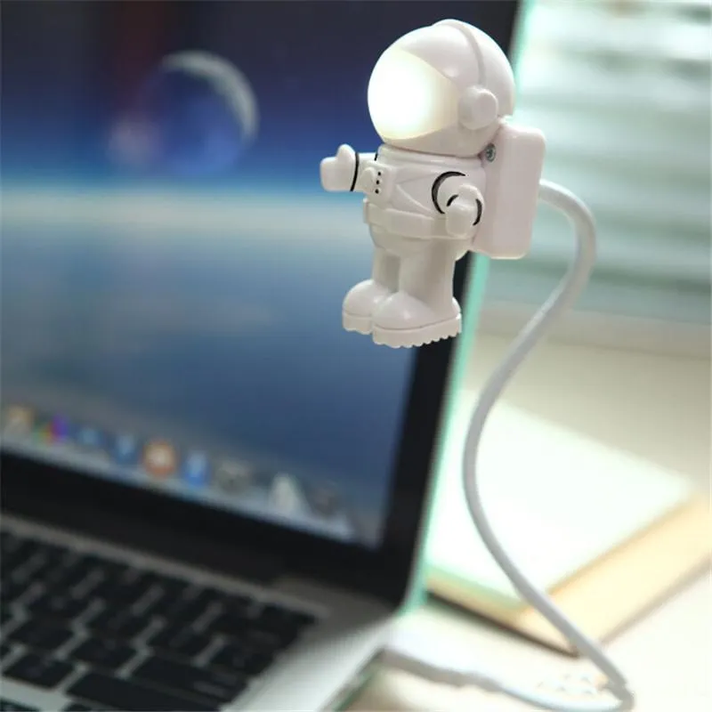 2017 رائد الفضاء / رائد فضاء LED ليلة الخفيفة USB مكتب مصباح الكمبيوتر PC / لوحة المفاتيح مرنة ضوء الكتاب أفضل هدية لصديق ZA1355