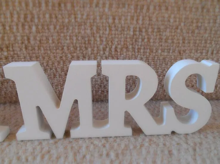 DIY زخرفة الحروف الإنجليزية خشبي MR MRS wedding items المقالات تأثيث خشبي في الحروف الإنجليزية عاصمة الزفاف WT041