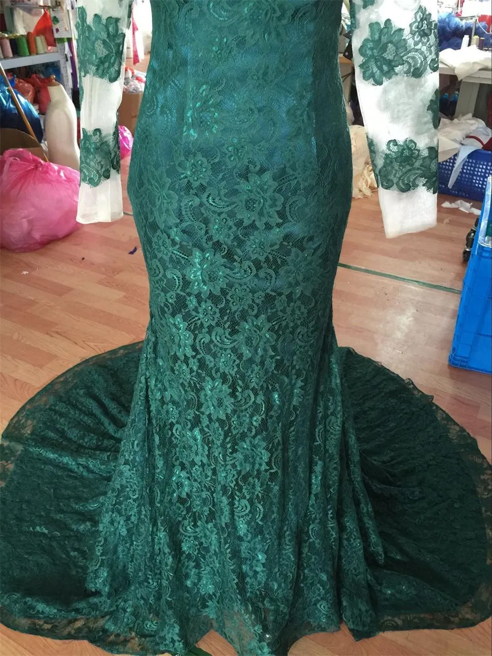 Eleganckie długie sukienki na studniówkę na balu z długim rękawem klejnotem Pełne koronkowe imprezowe sukienki wieczorne Sukienki Serialne sukienki do sukienek 2661599