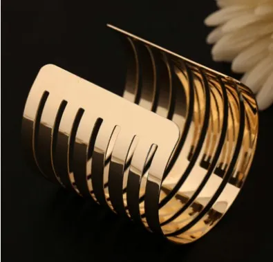 Chic Wide Bangle Bracelets Open Gold /Silver Tone Cut Out Wide Cuff Bracelets Bangle For Womens Gifts Jewelry