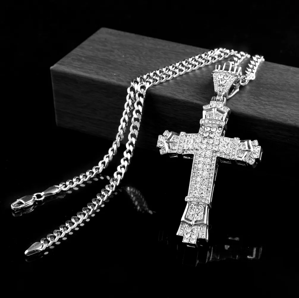 Heiße Retro-Silber-Kreuz-Charm-Anhänger voller Eis aus CZ simulierte Diamanten katholische Kruzifix-Anhänger-Halskette mit langer kubanischer Kette