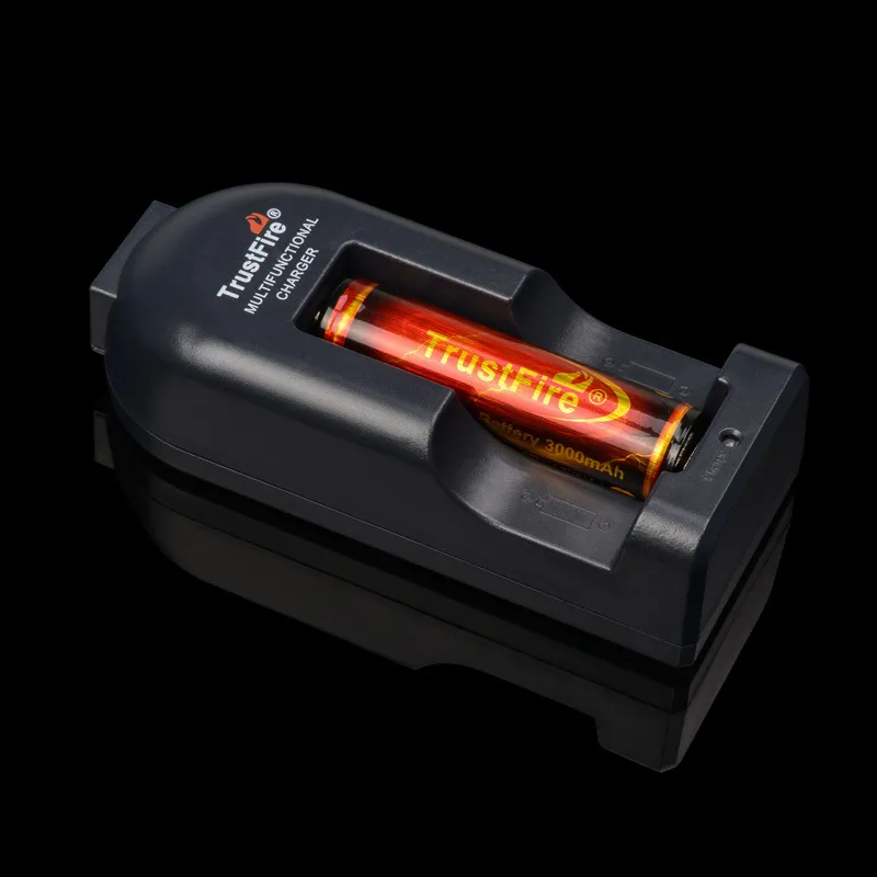 Chargeur de batterie 100% authentique Trustfire TR002 pour batteries rechargeables 18650 16450 14500 18350 VS Nitecore I8 US UK EU AU PLUG DISPONIBLE