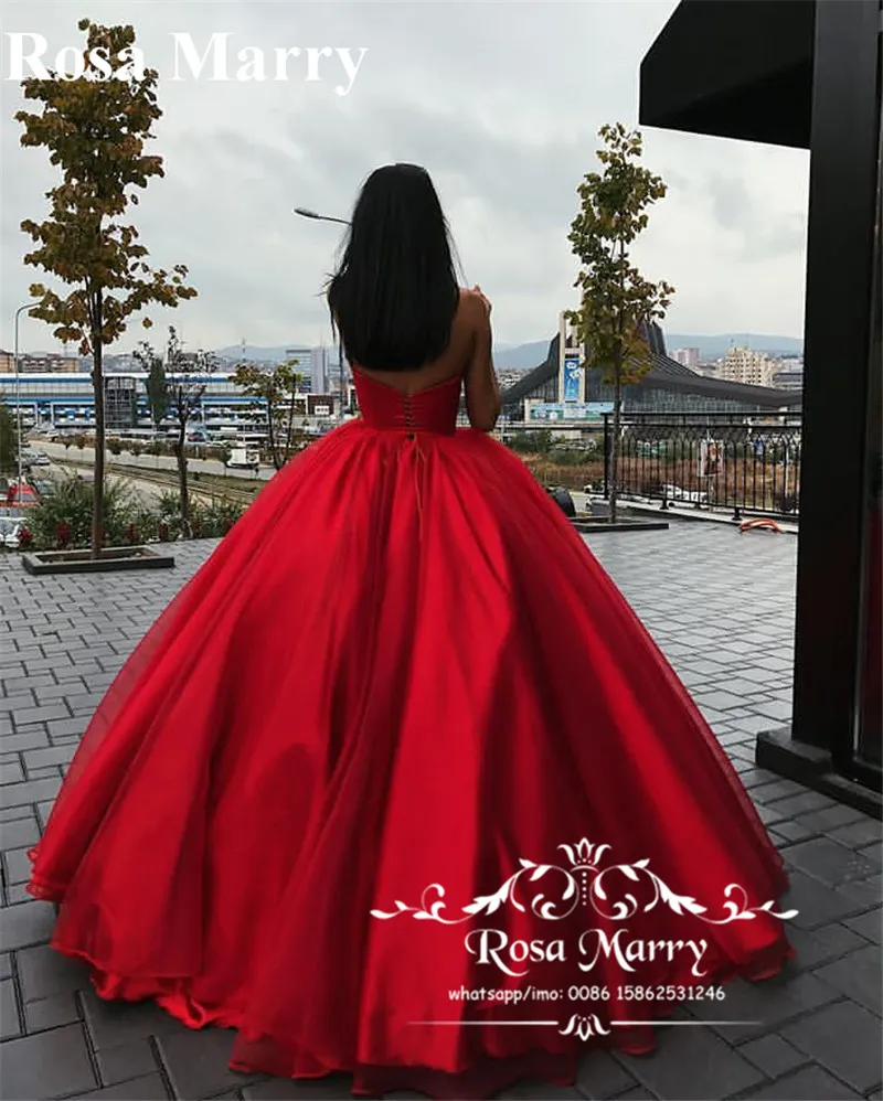 Gothic Black Ball Gown Bröllopsklänningar 2020 Sweetheart Corset Back Red Tulle Arabiska Dubai Masquerade Vestido de Novia Bridal Gowns Cheap