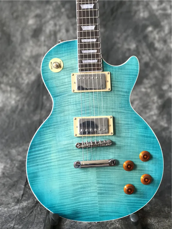 새로운 사용자 지정 샵을 방문하십시오 blue 커스텀 일렉트릭 기타는 푸른 색으로 원래의 우드 컬러 백, 로즈 우드 핑거 보드, 핫 세일즈 기타 라