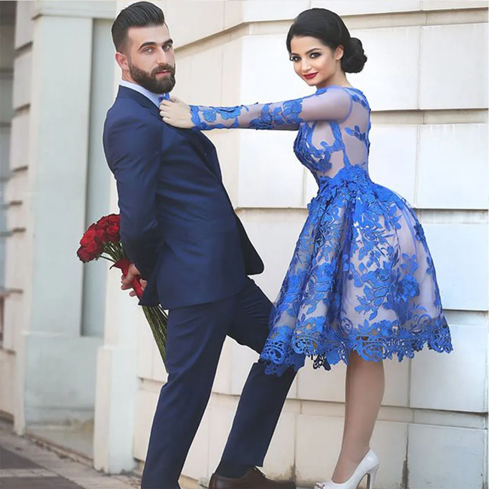 Elegante Azul Royal Vestidos de Cocktail 2017 Curto Lace Apliques de Manga Comprida Na Altura Do Joelho Moda Feminina Vestidos de Festa Para A Graduação