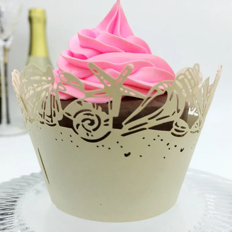 Bröllop favoriserar Shell Laser Cut Lace Cream Cup Cake Wrapper Cupcake Wrappers för bröllopsfödelsedagsfest dekoration parti