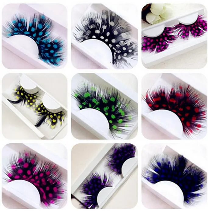 Faux cils de plumes colorées pour le maquillage de fête ou les cils de plumes de taches blanches maquiagem exagérées