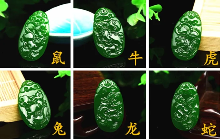 Leuchtend grüne Jade, chinesisches Tierkreiszeichen, Pferde, Schaf, Affe. Talisman-Halskettenanhänger