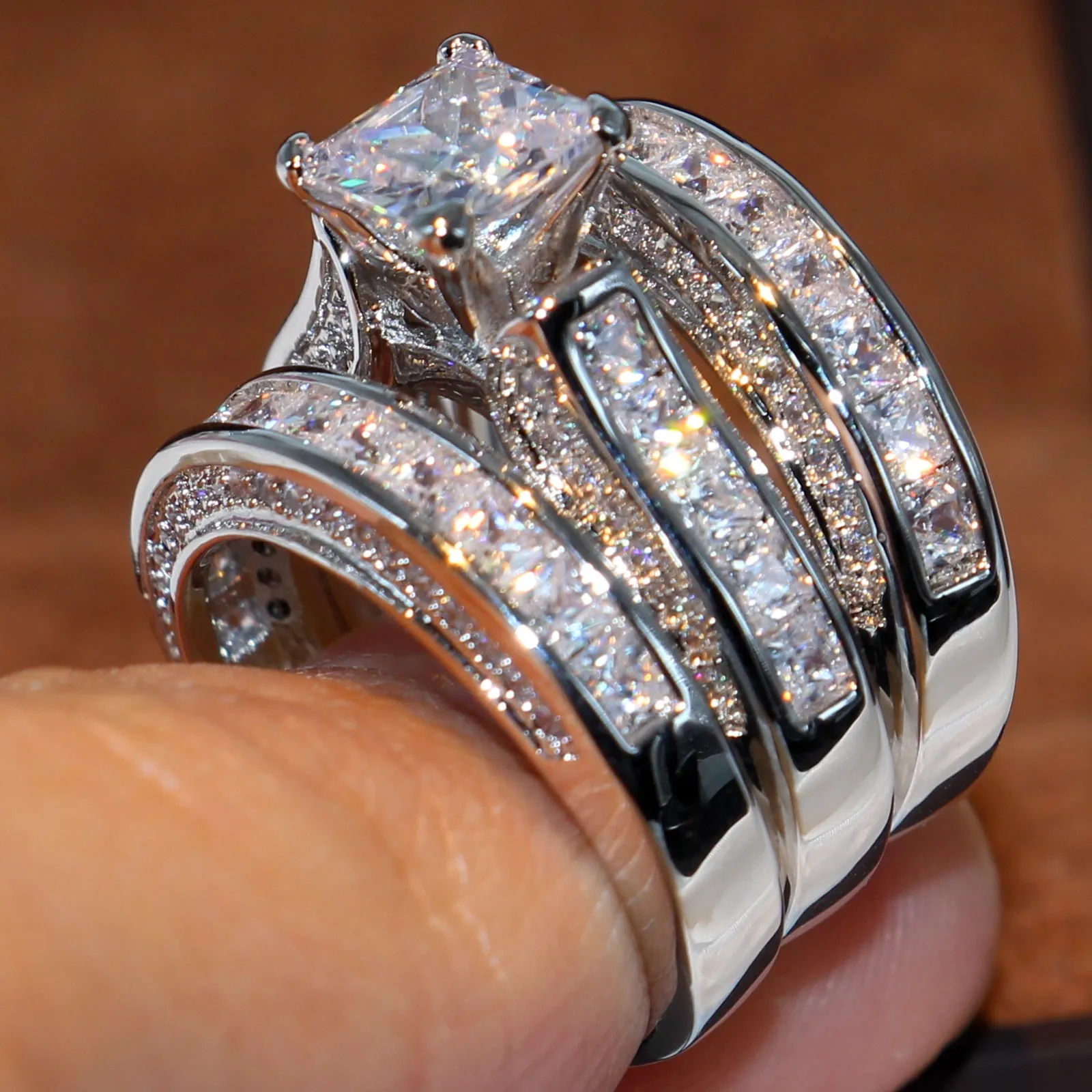 Tamanho 5-12 Jóias de luxo brilhantes Top 925 Anel de casamento de prata esterlina Corte princesa 3 em 1 Topázio branco CZ Diamante Conjunto de anel feminino para presente